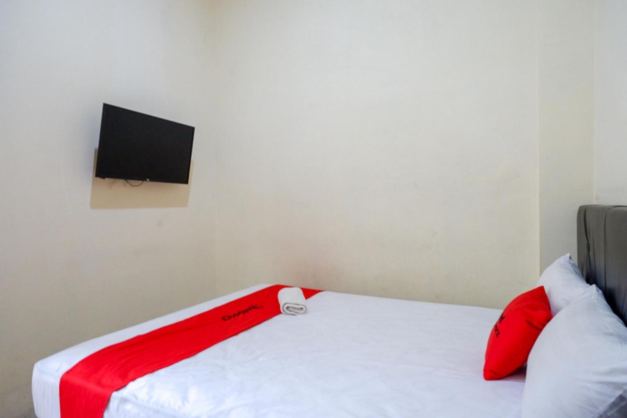 فندق Reddoorz Syariah Near Purwosari Train Station Solo المظهر الخارجي الصورة