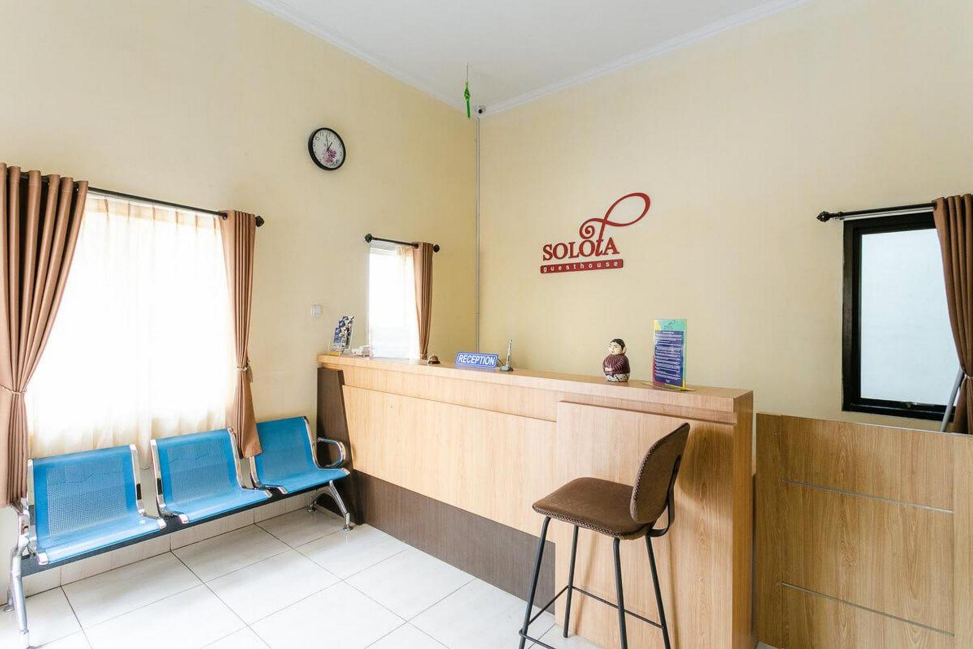 فندق Reddoorz Syariah Near Purwosari Train Station Solo المظهر الخارجي الصورة
